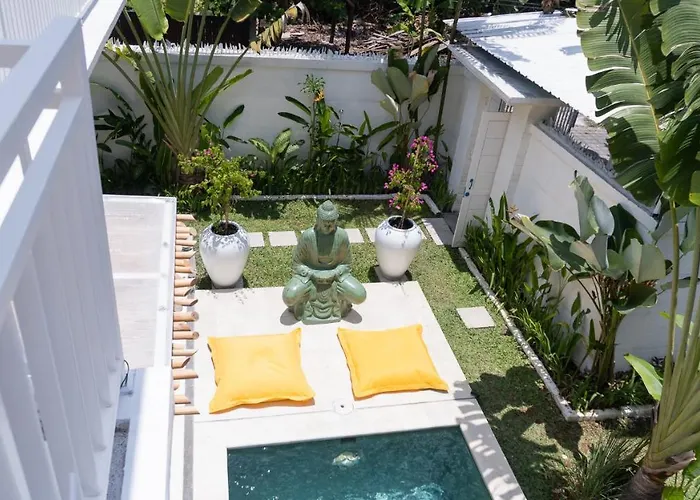 3br - Walking To Villa *