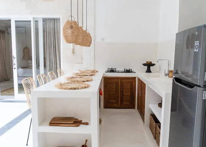 3br - Walking To *