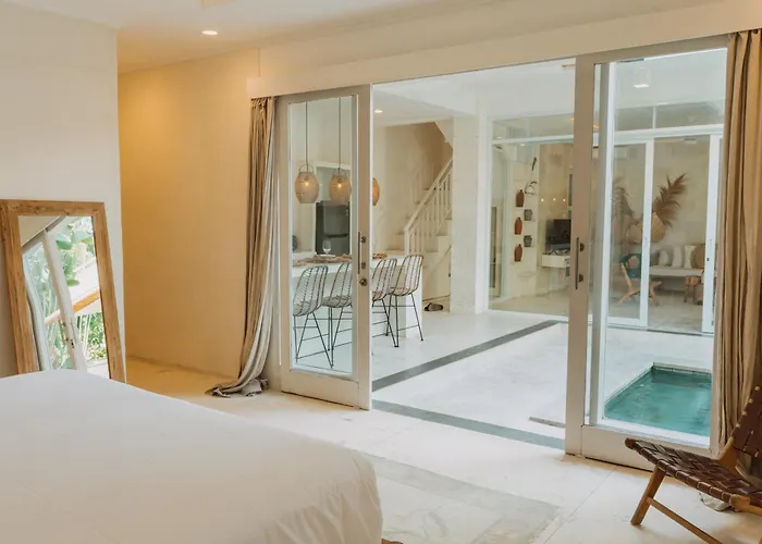3br - Walking To Villa *